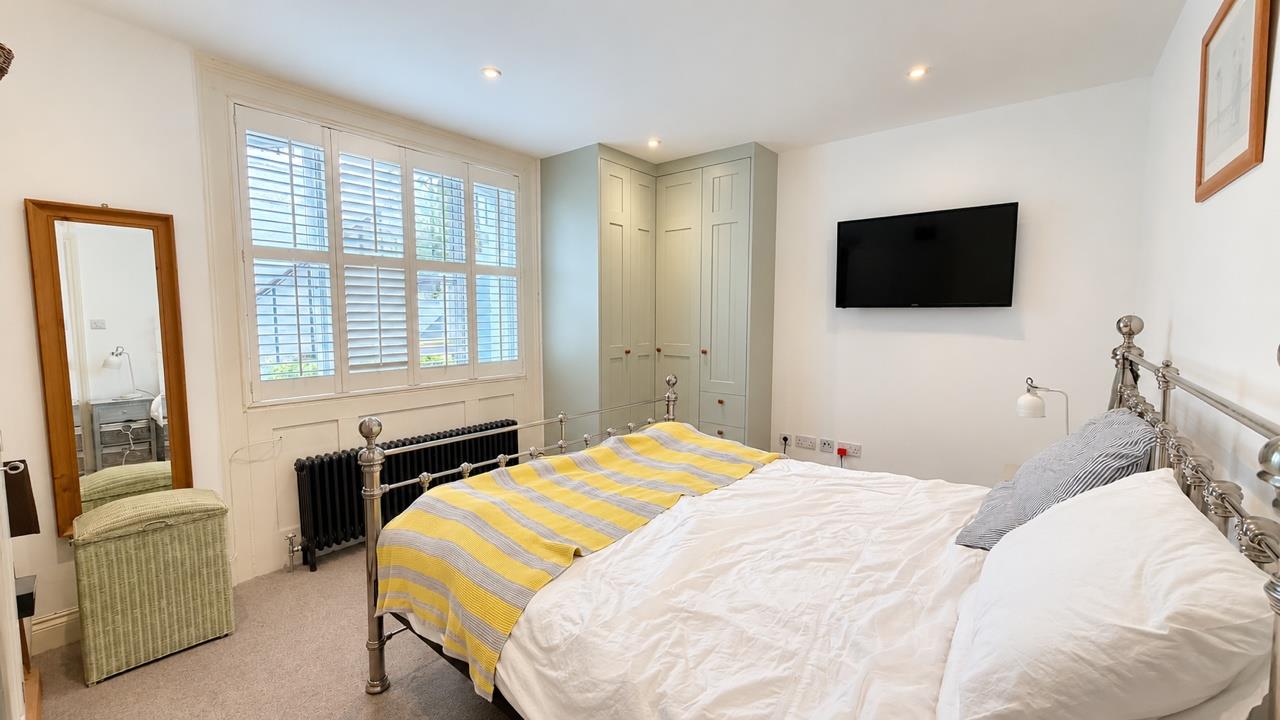 2 bed property in West Hill Road, St Leonards-On-Sea